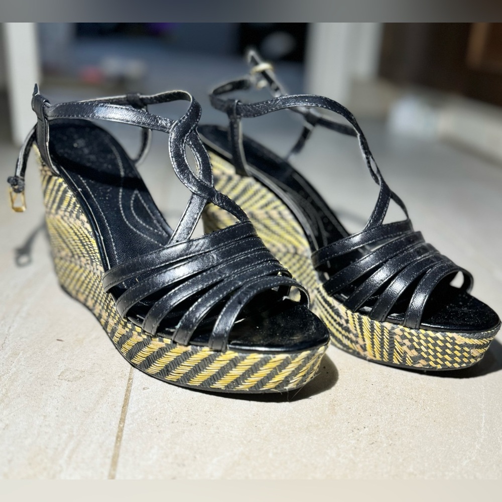 Tahari Turner Women’s Wedge Sandals open toe pumps size 8 1/2 color black